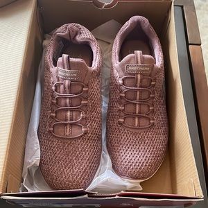 Sketchers memory foam summits shoe